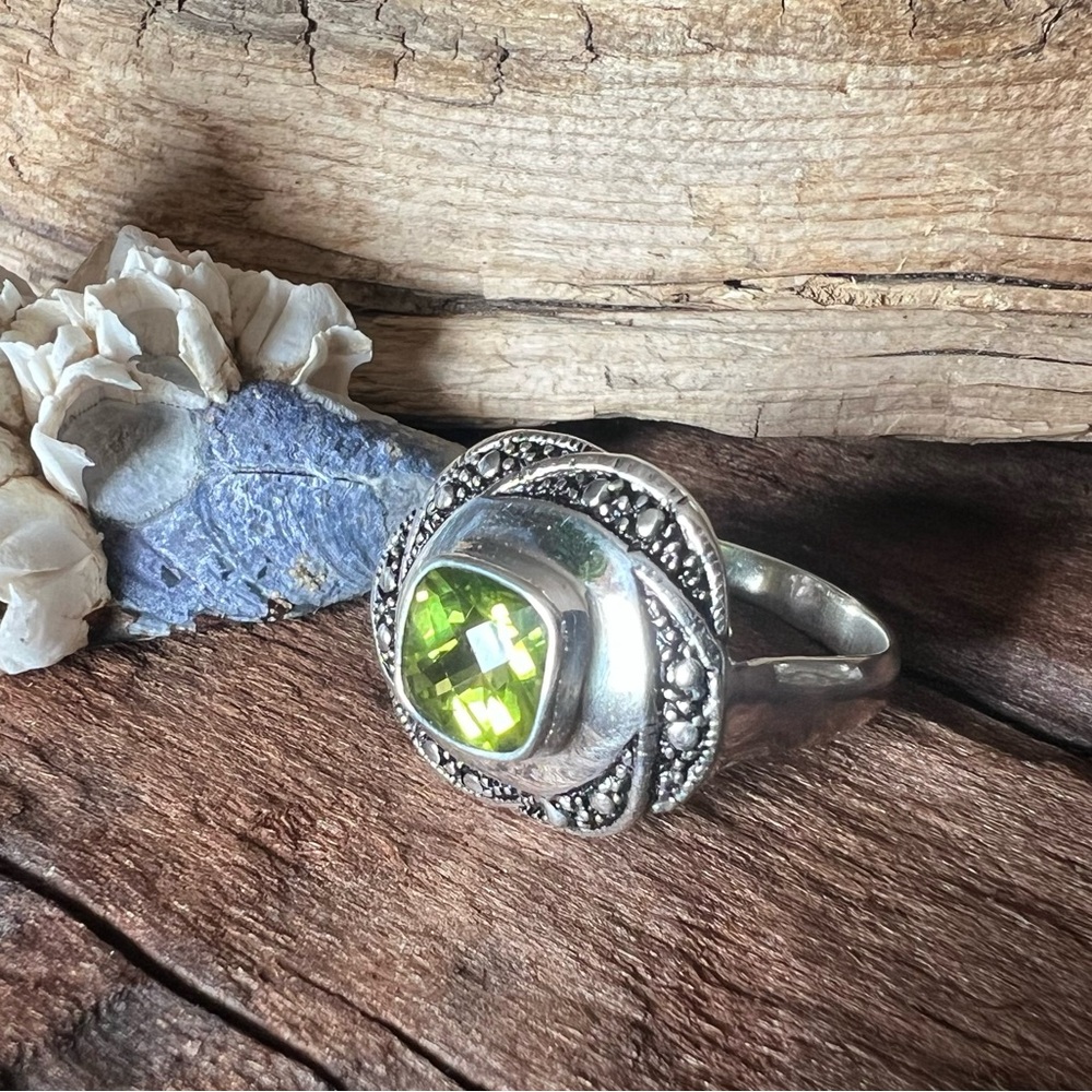 Artisan NWT Bali Ring Peridot Sterling Silver Large Green Flower Spring 9